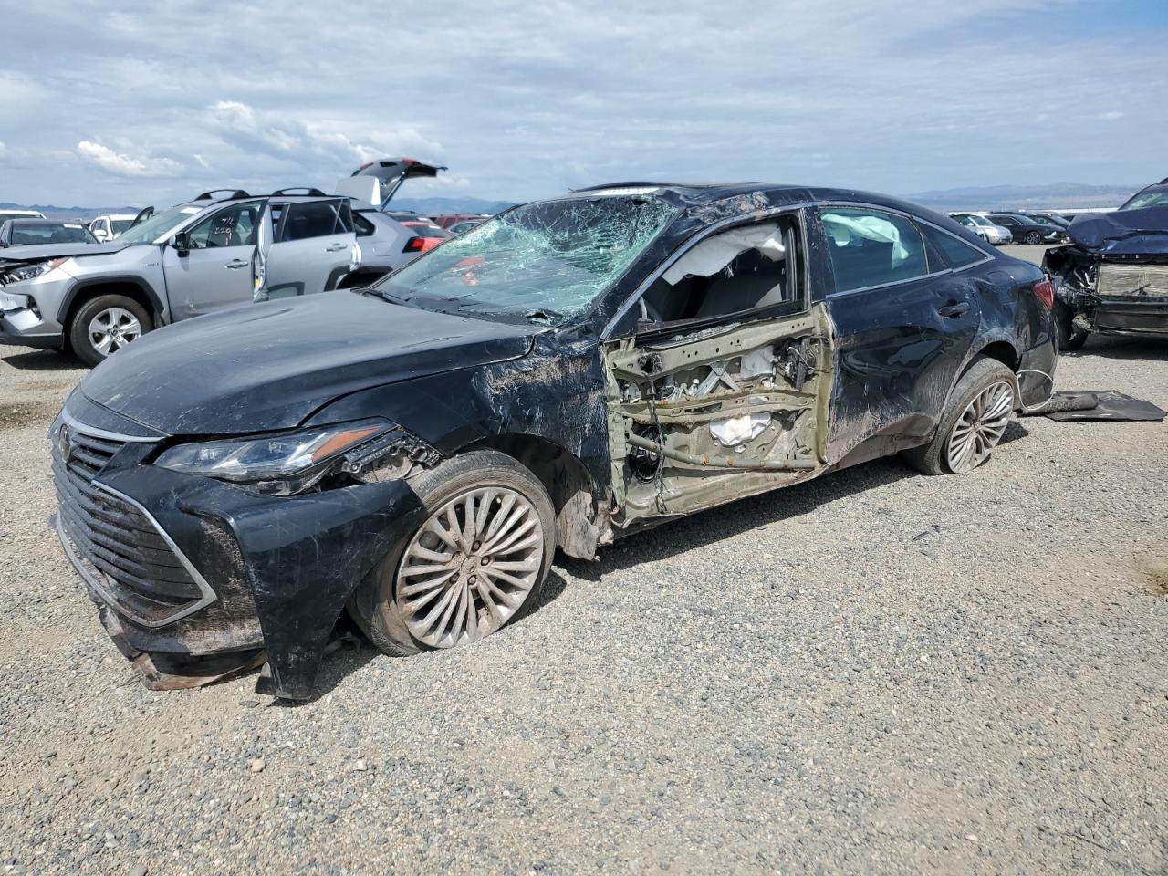 TOYOTA AVALON XLE