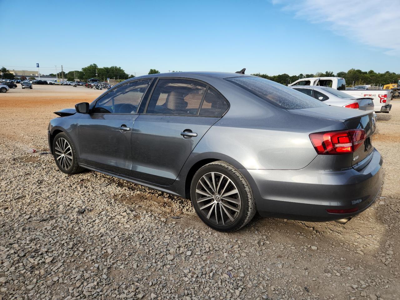 VOLKSWAGEN JETTA SE