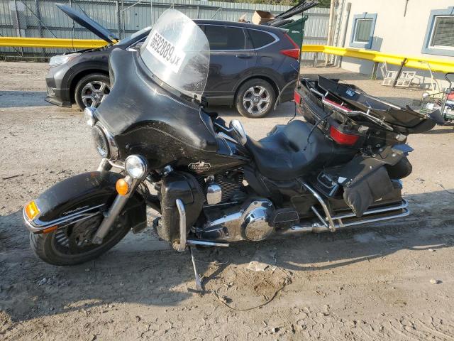 2010 HARLEY-DAVIDSON FLHTCU 1HD1FC416AB617740