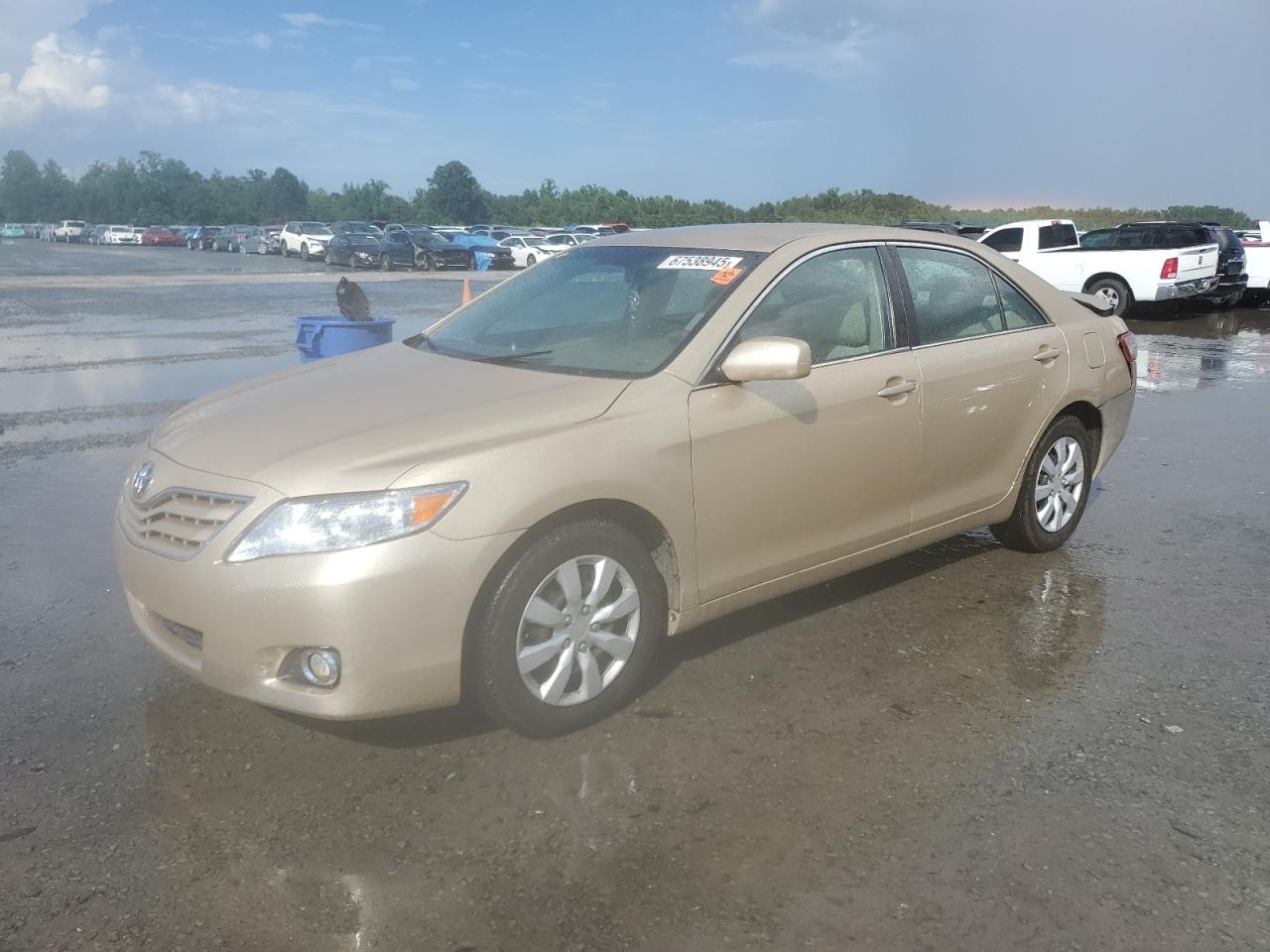 TOYOTA CAMRY BASE