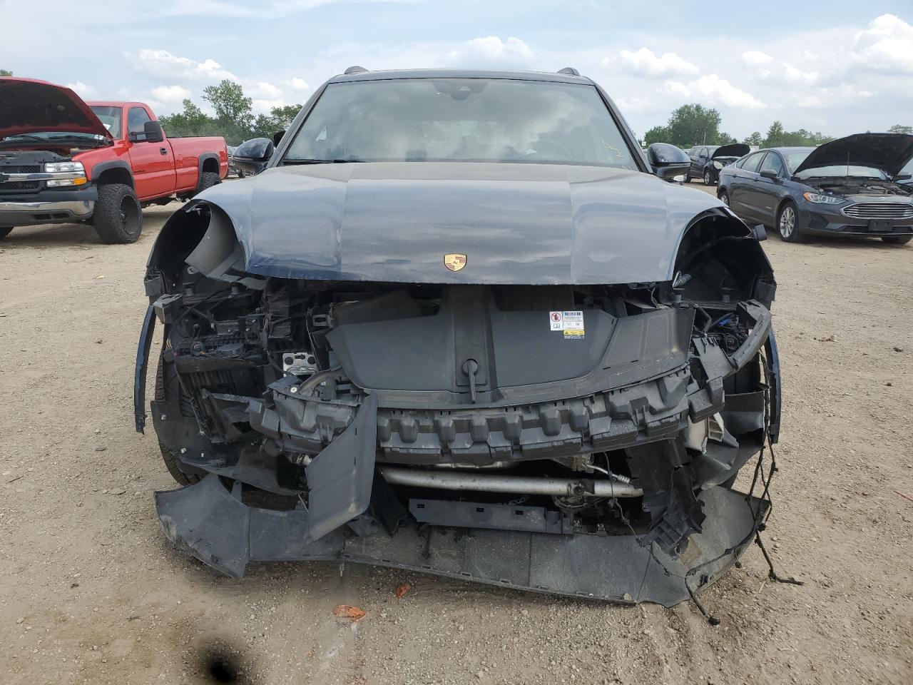 PORSCHE CAYENNE BASE