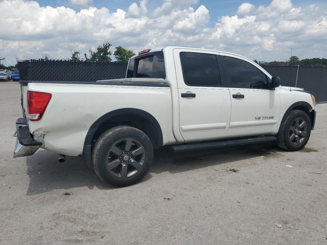 NISSAN TITAN S