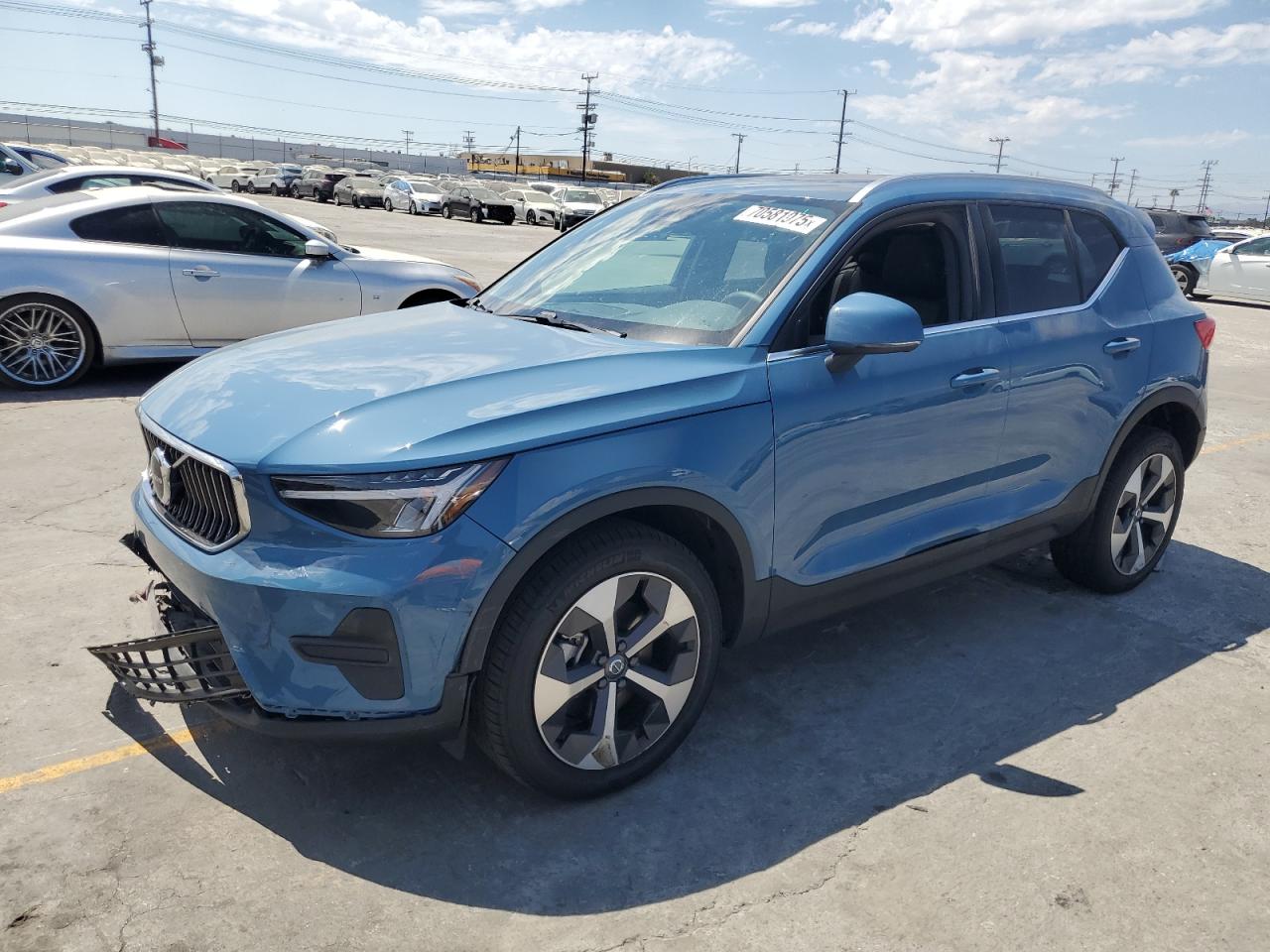 VOLVO XC40 CORE