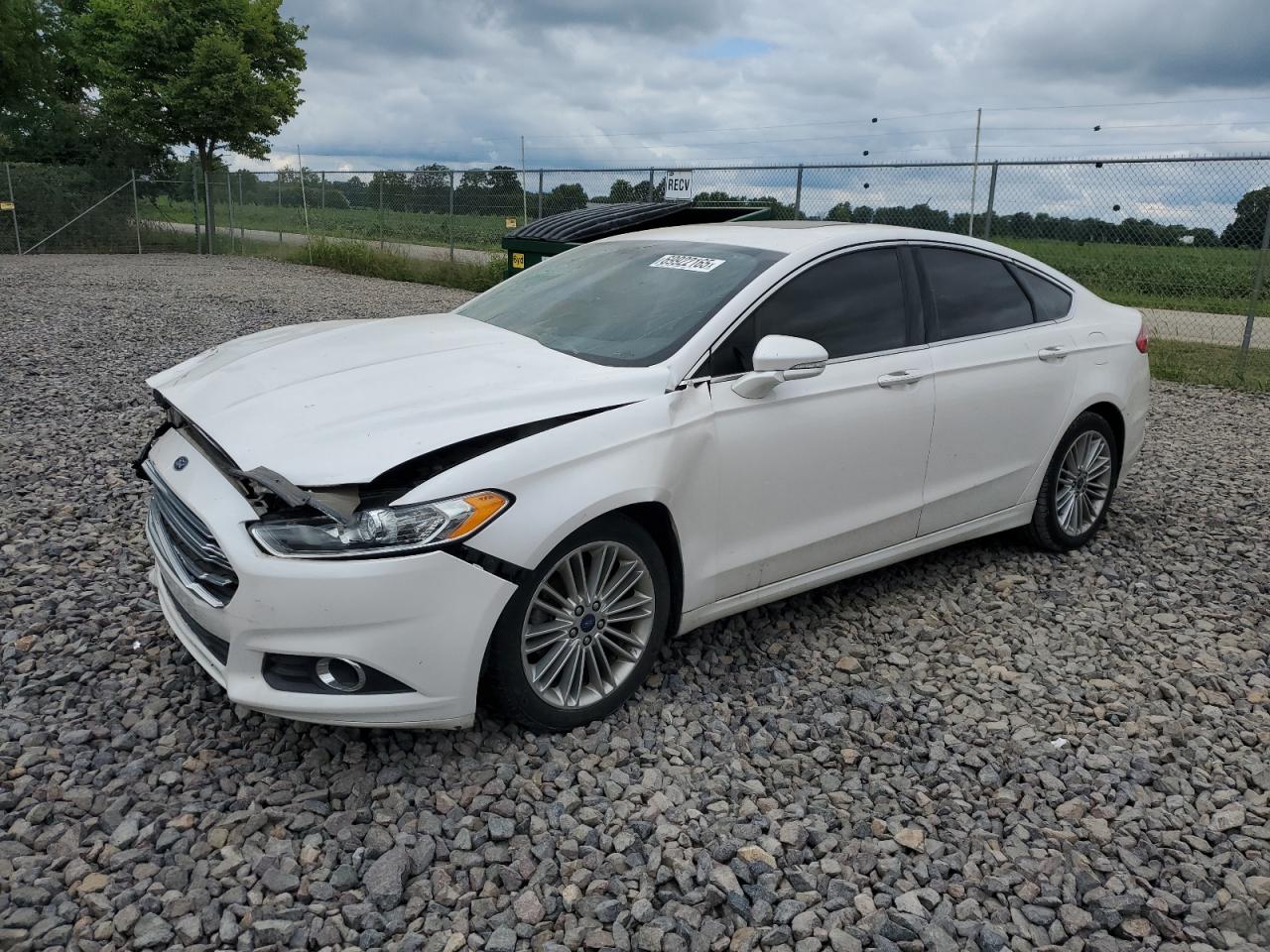 FORD FUSION SE