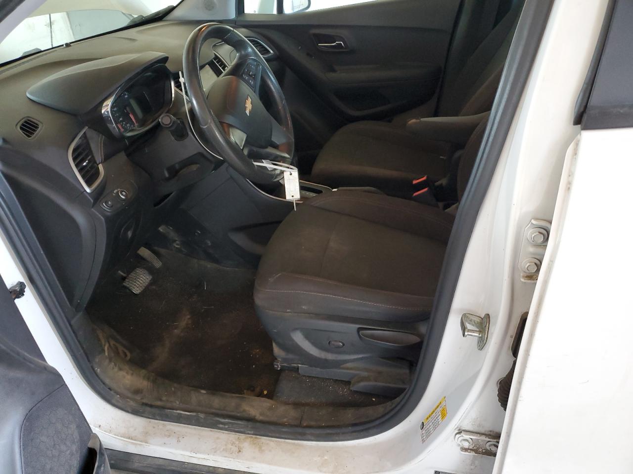 Lot #3311529255 2018 CHEVROLET TRAX LS