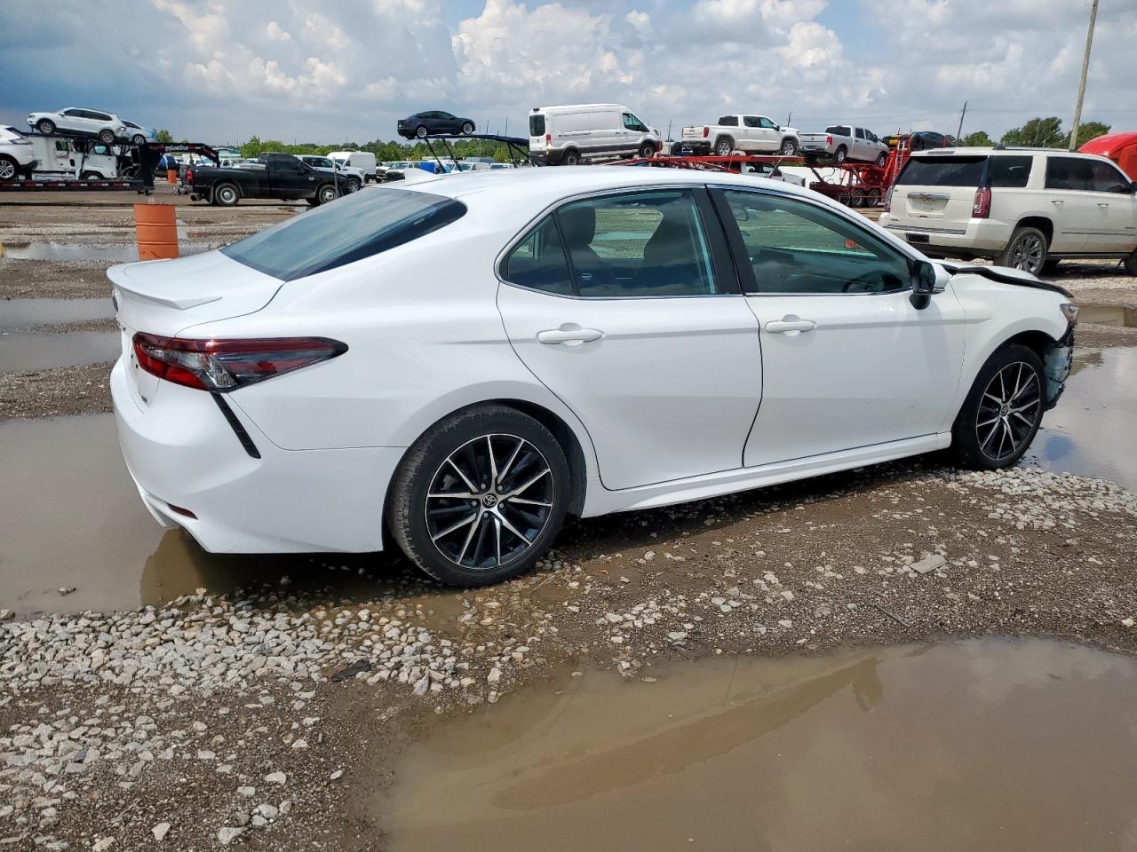 TOYOTA CAMRY SE NIGHT SHADE