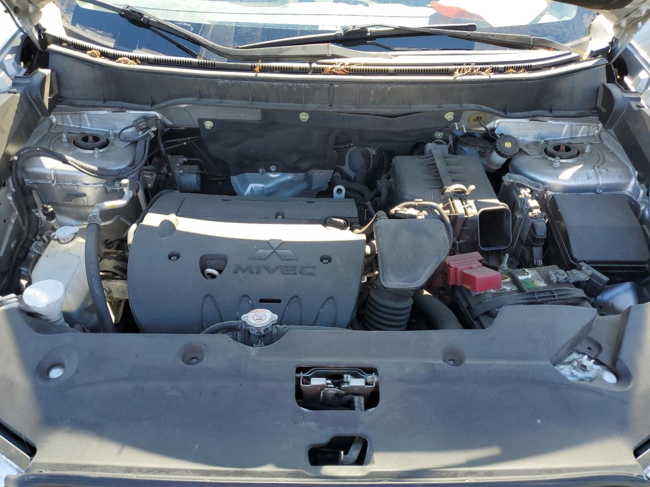 MITSUBISHI OUTLANDER ES