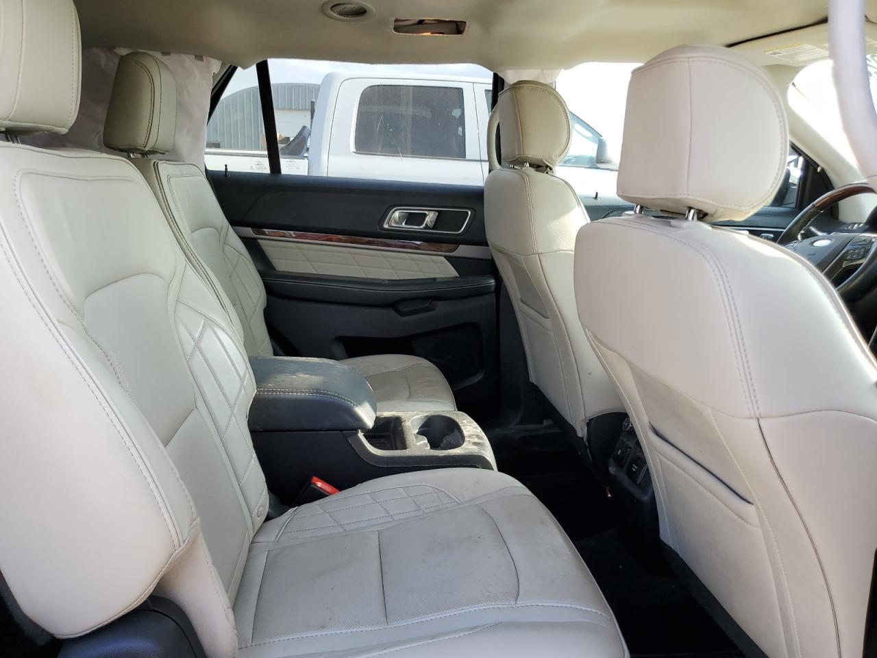 FORD EXPLORER PLATINUM