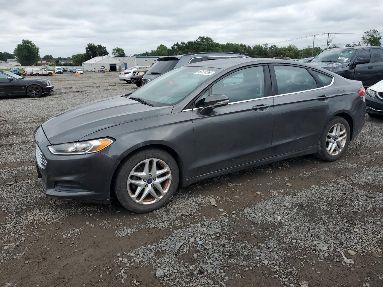 FORD FUSION SE