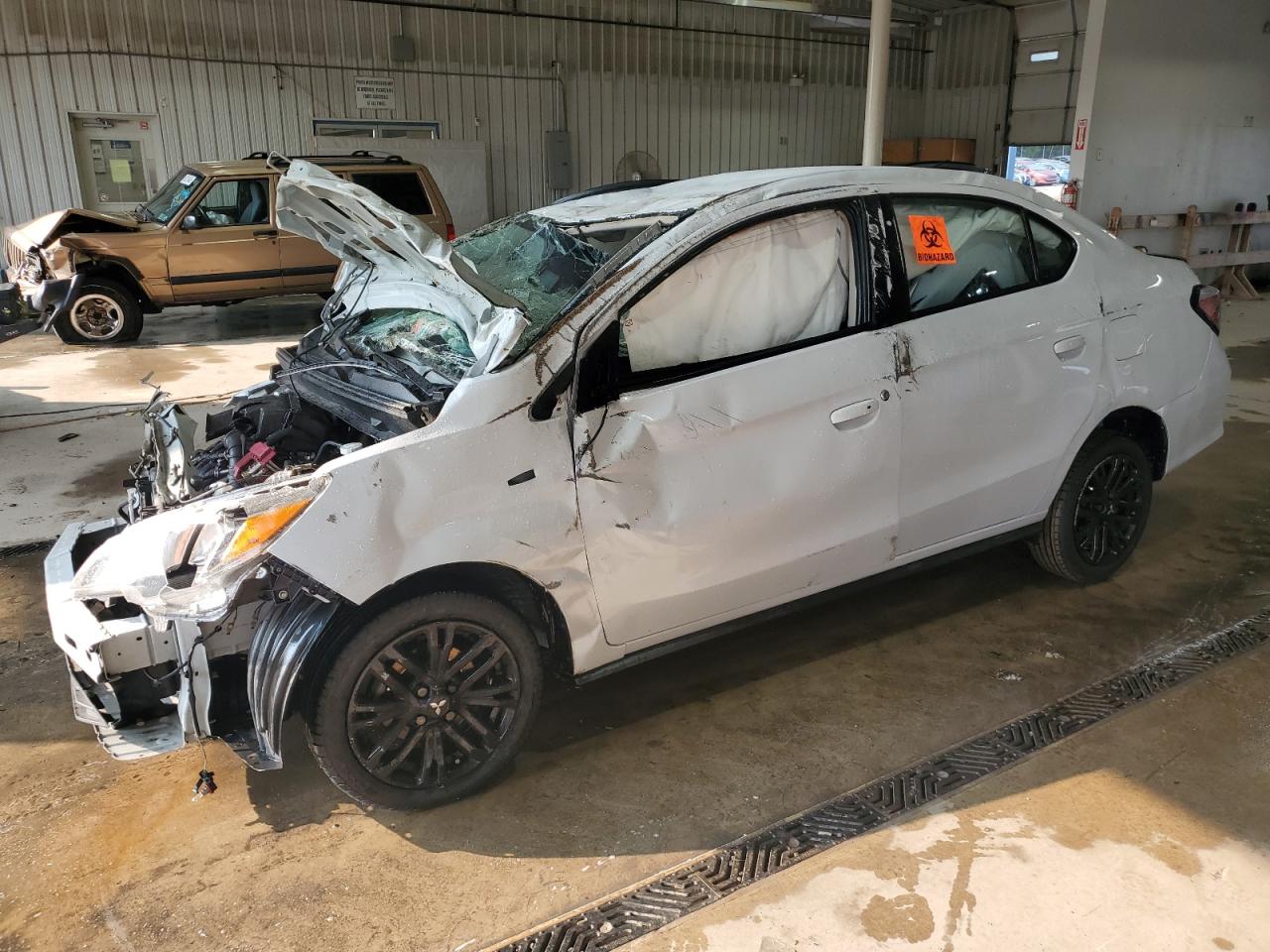 MITSUBISHI MIRAGE G4 ES