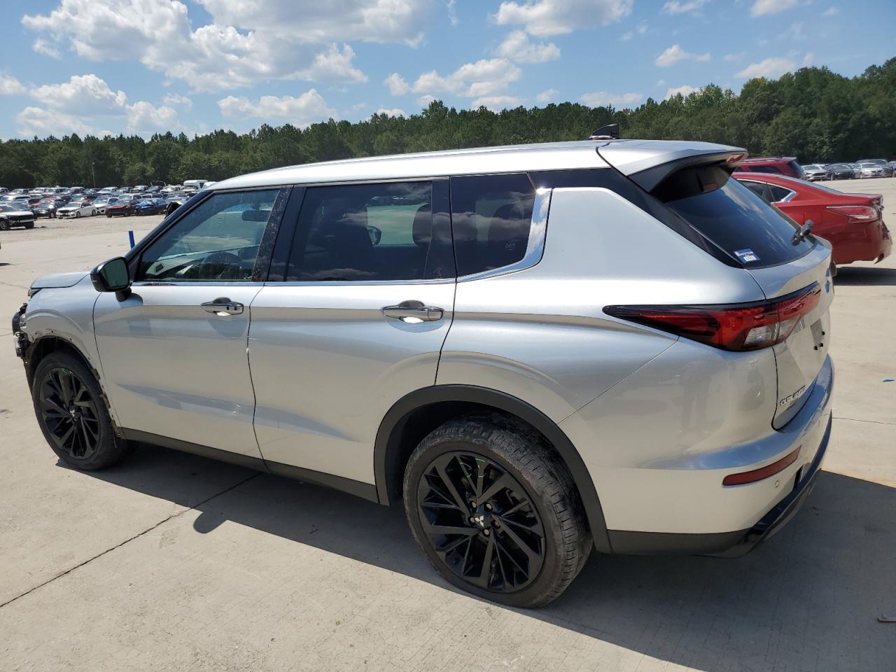 MITSUBISHI OUTLANDER SE