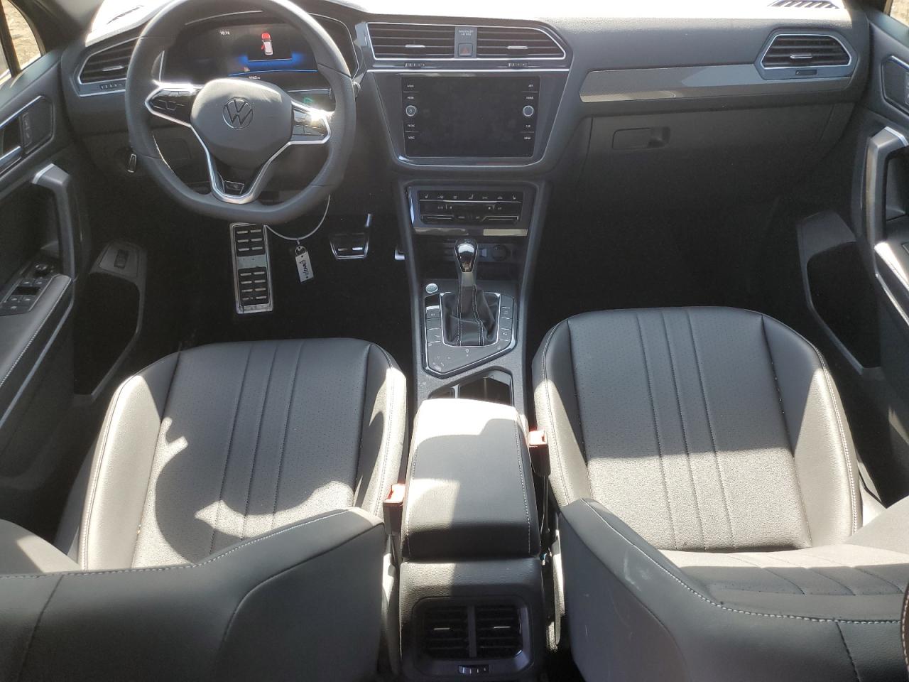 VOLKSWAGEN TIGUAN SE R-LINE BLACK