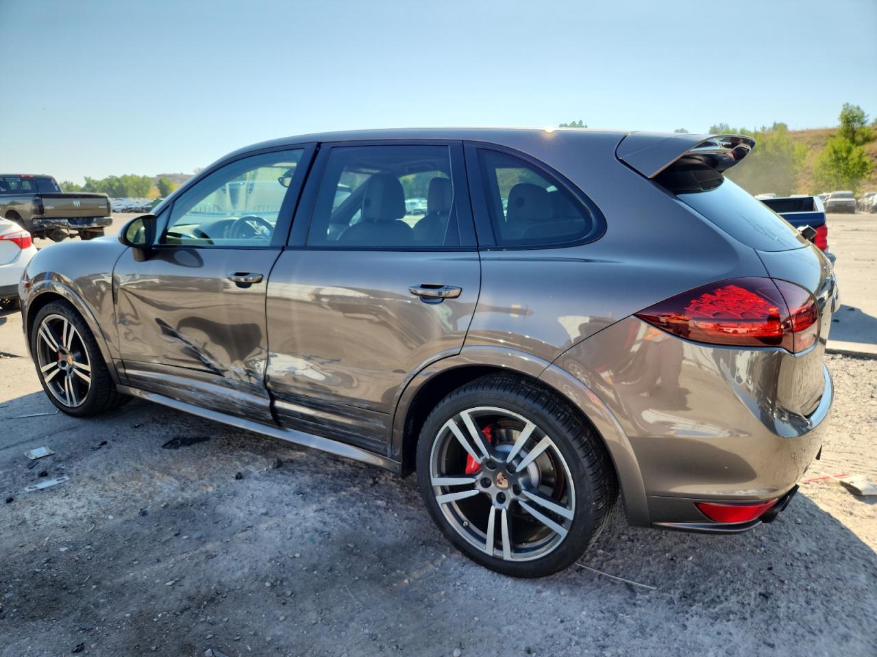 PORSCHE CAYENNE GTS
