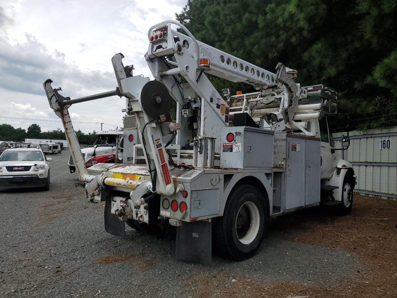 Lot #3318922919 2007 INTERNATIONAL 4300