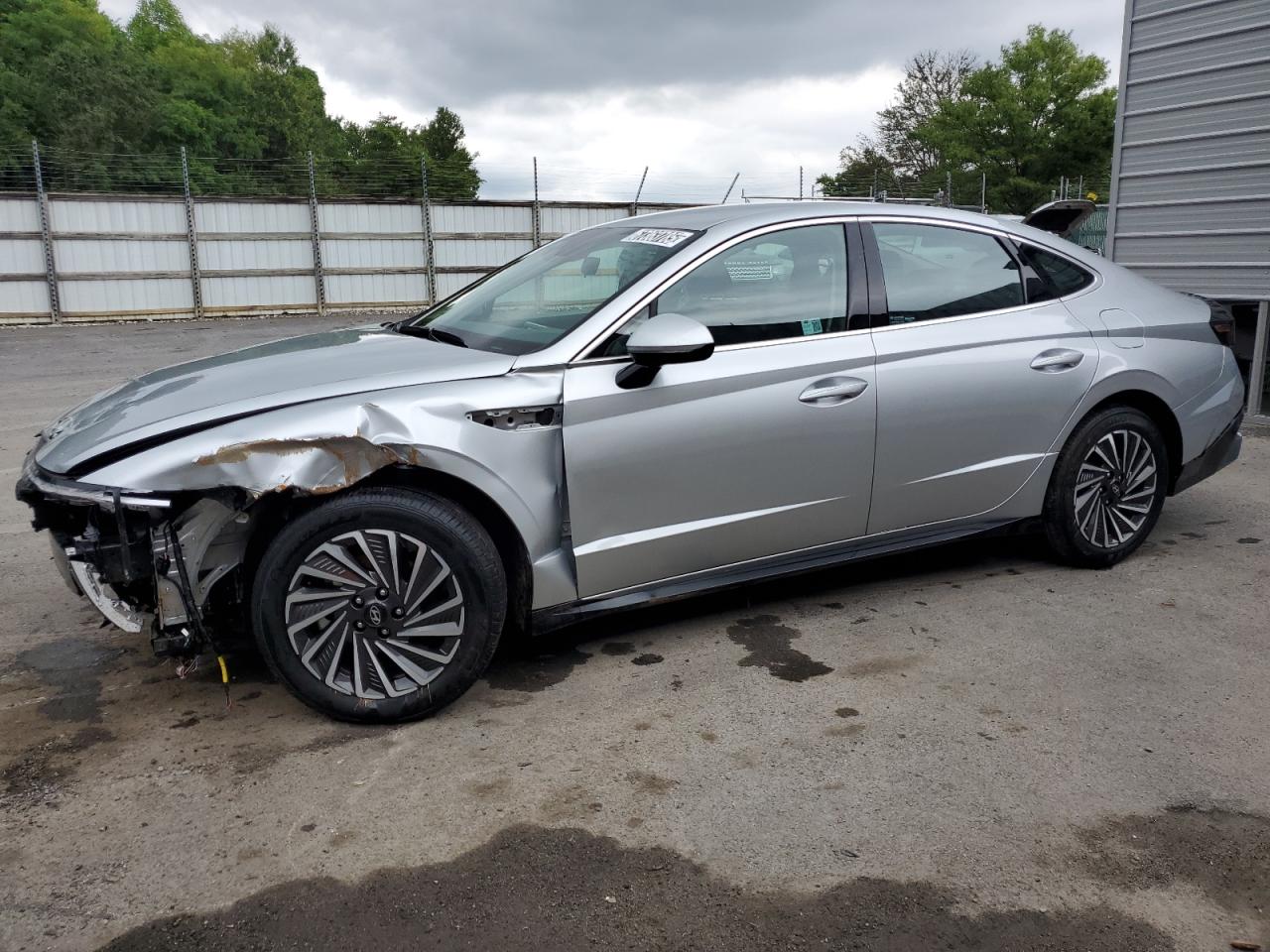 HYUNDAI SONATA HYBRID