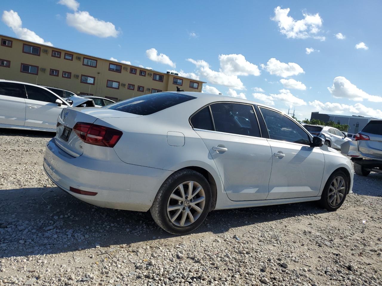 VOLKSWAGEN JETTA SE