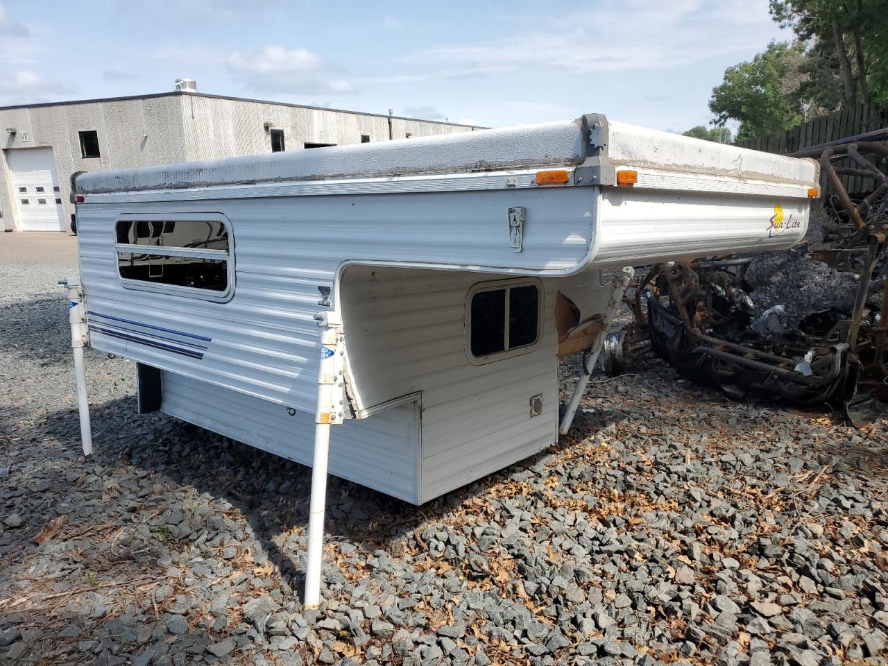 Lot #3273928786 2002 SUNLINE SUNBIRDIII