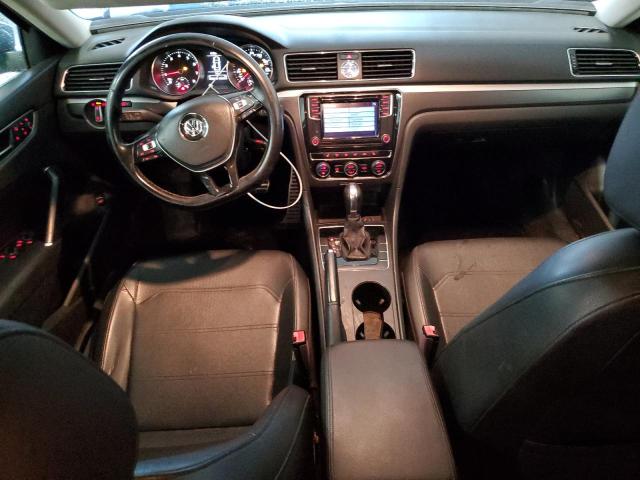 2017 VOLKSWAGEN PASSAT R-L 1VWDT7A35HC013098