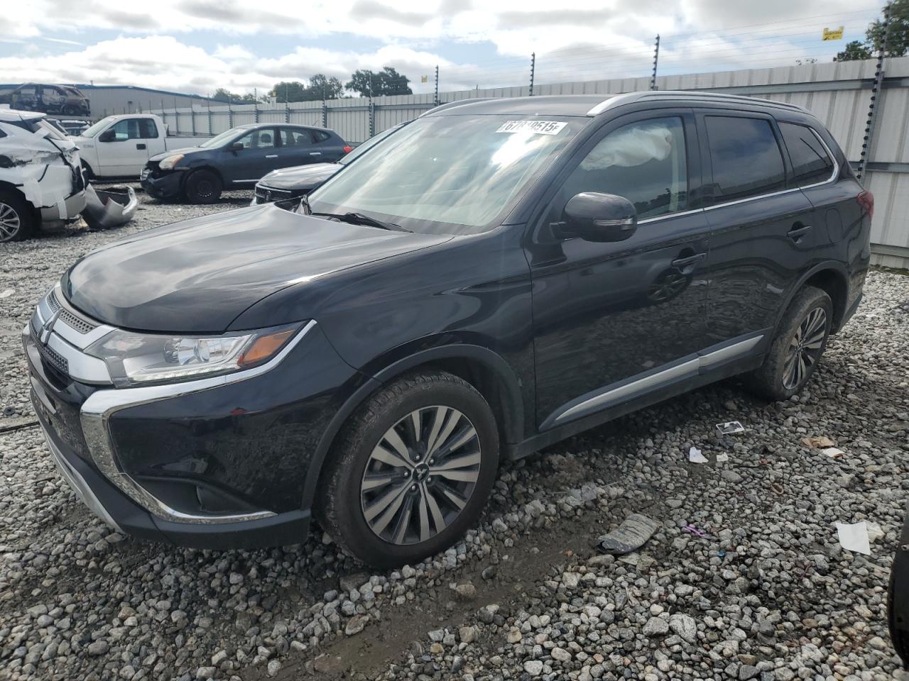 MITSUBISHI OUTLANDER SE