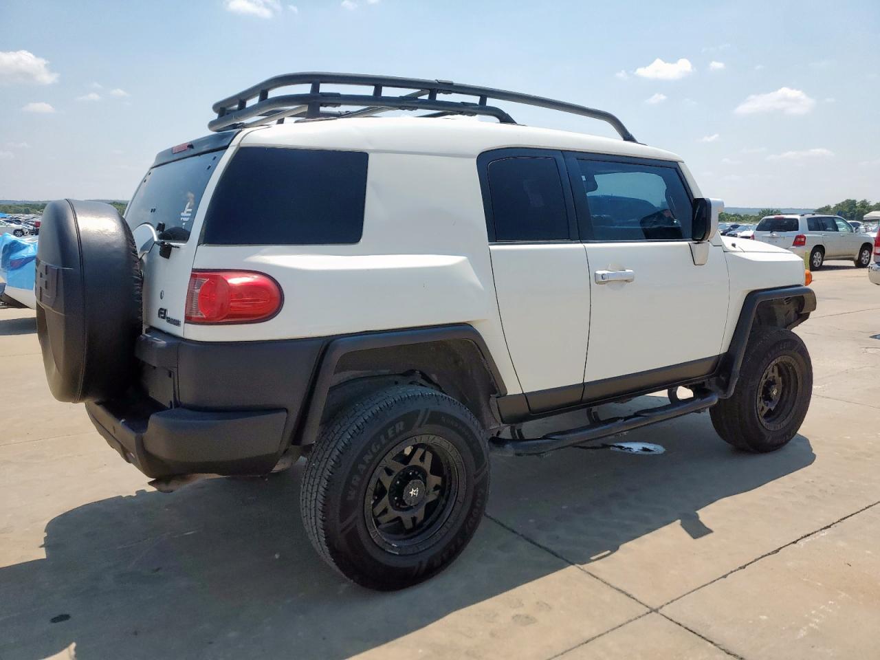 TOYOTA FJ CRUISER
