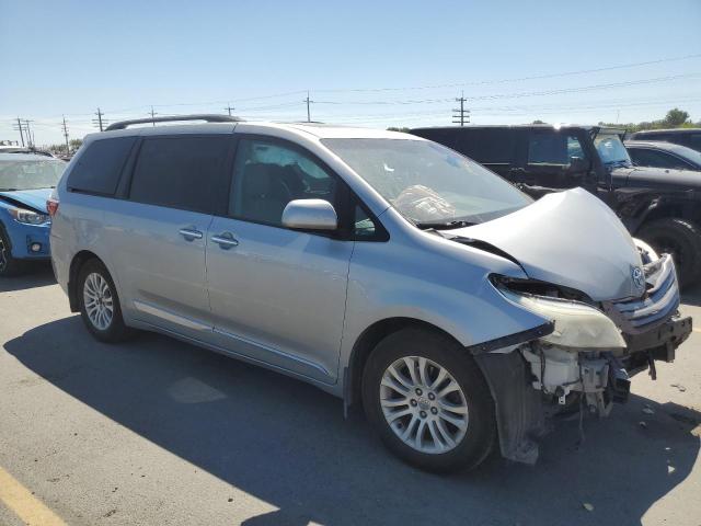 2016 TOYOTA SIENNA XLE 5TDYK3DC1GS721356