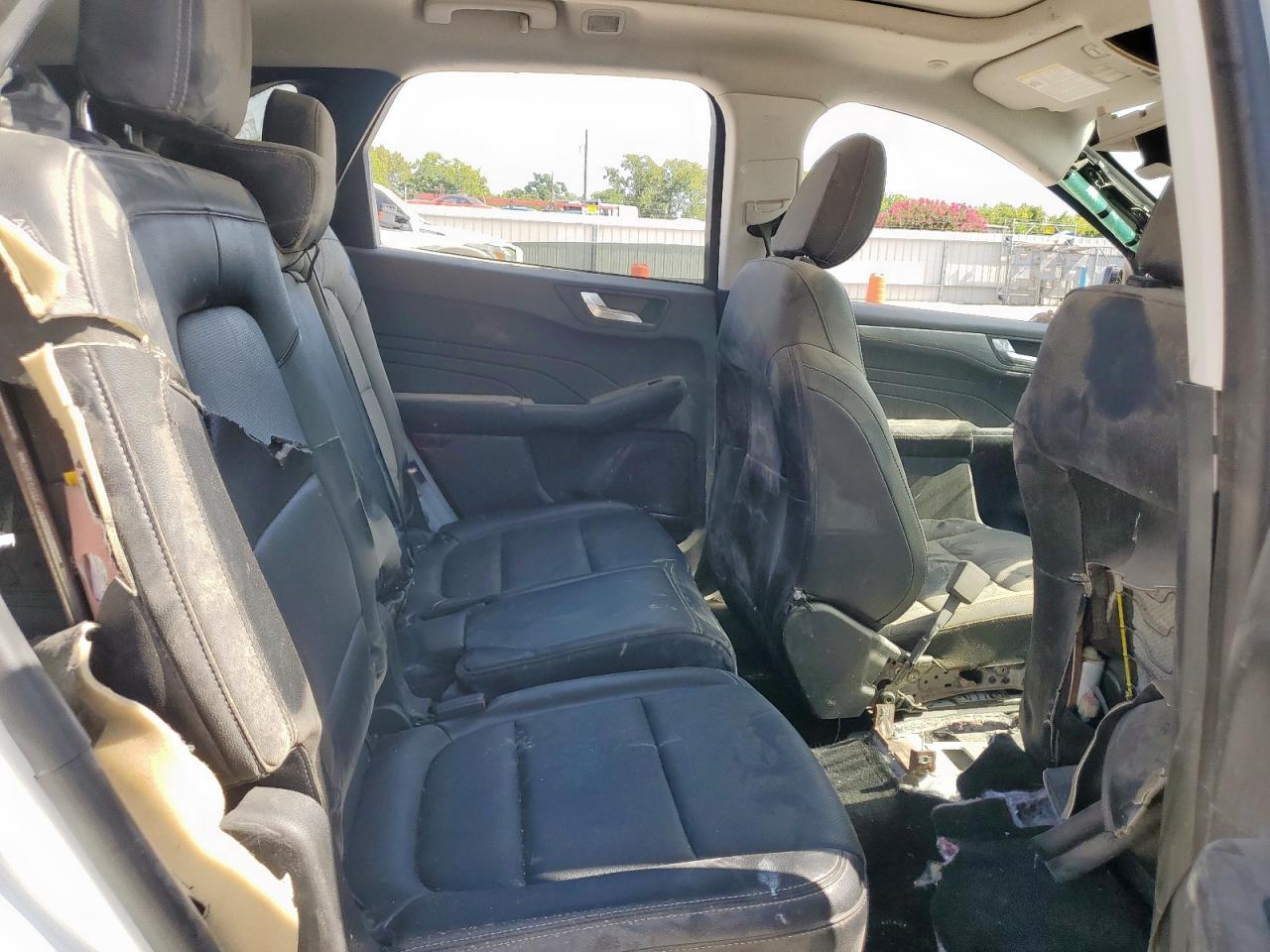 FORD ESCAPE TITANIUM