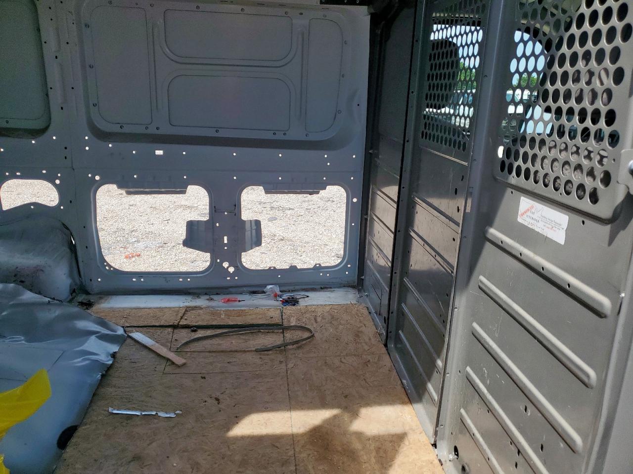 NISSAN NV2500 2500 S