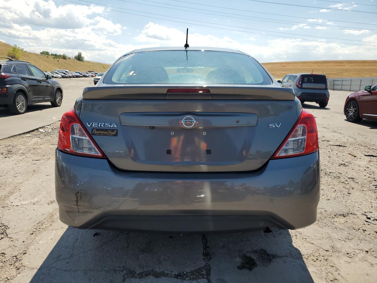 NISSAN VERSA S