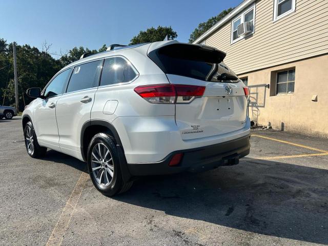 TOYOTA HIGHLANDER 2018 white  gas 5TDJZRFH0JS914081 photo #3