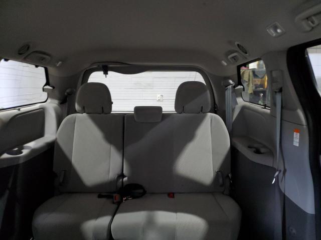 2018 TOYOTA SIENNA LE - 5TDKZ3DCXJS930409