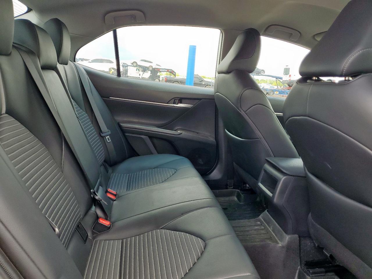 TOYOTA CAMRY SE NIGHT SHADE