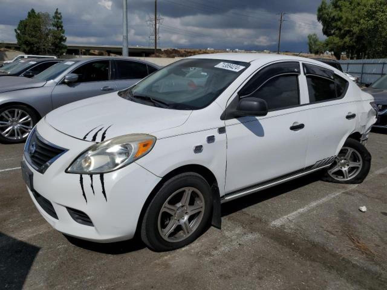 NISSAN VERSA S