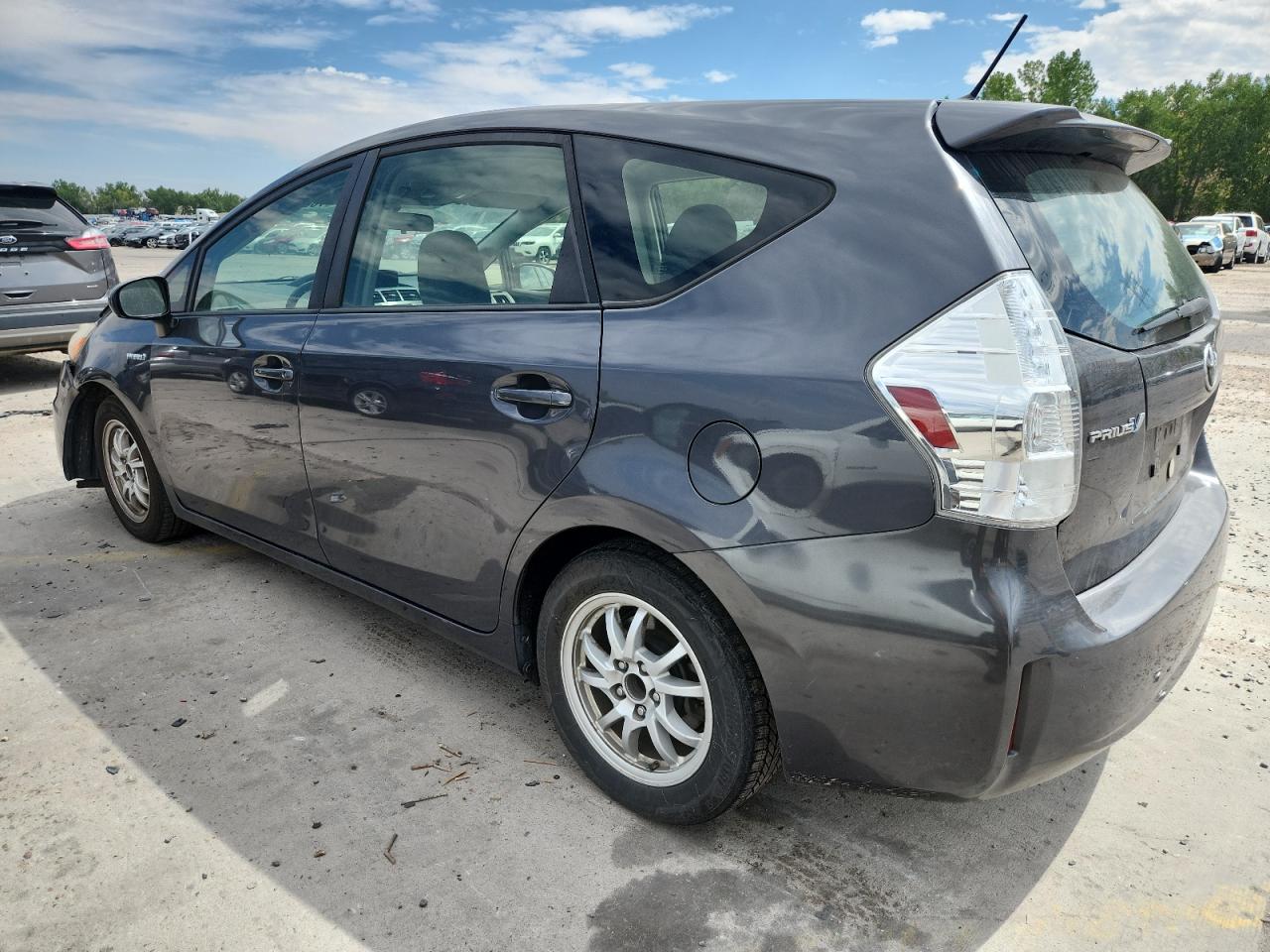 TOYOTA PRIUS V