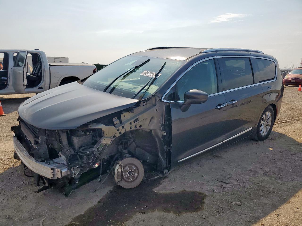 CHRYSLER PACIFICA TOURING L