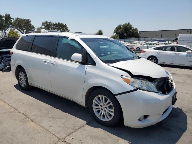 2015 TOYOTA SIENNA XLE - 5TDYK3DC0FS594808