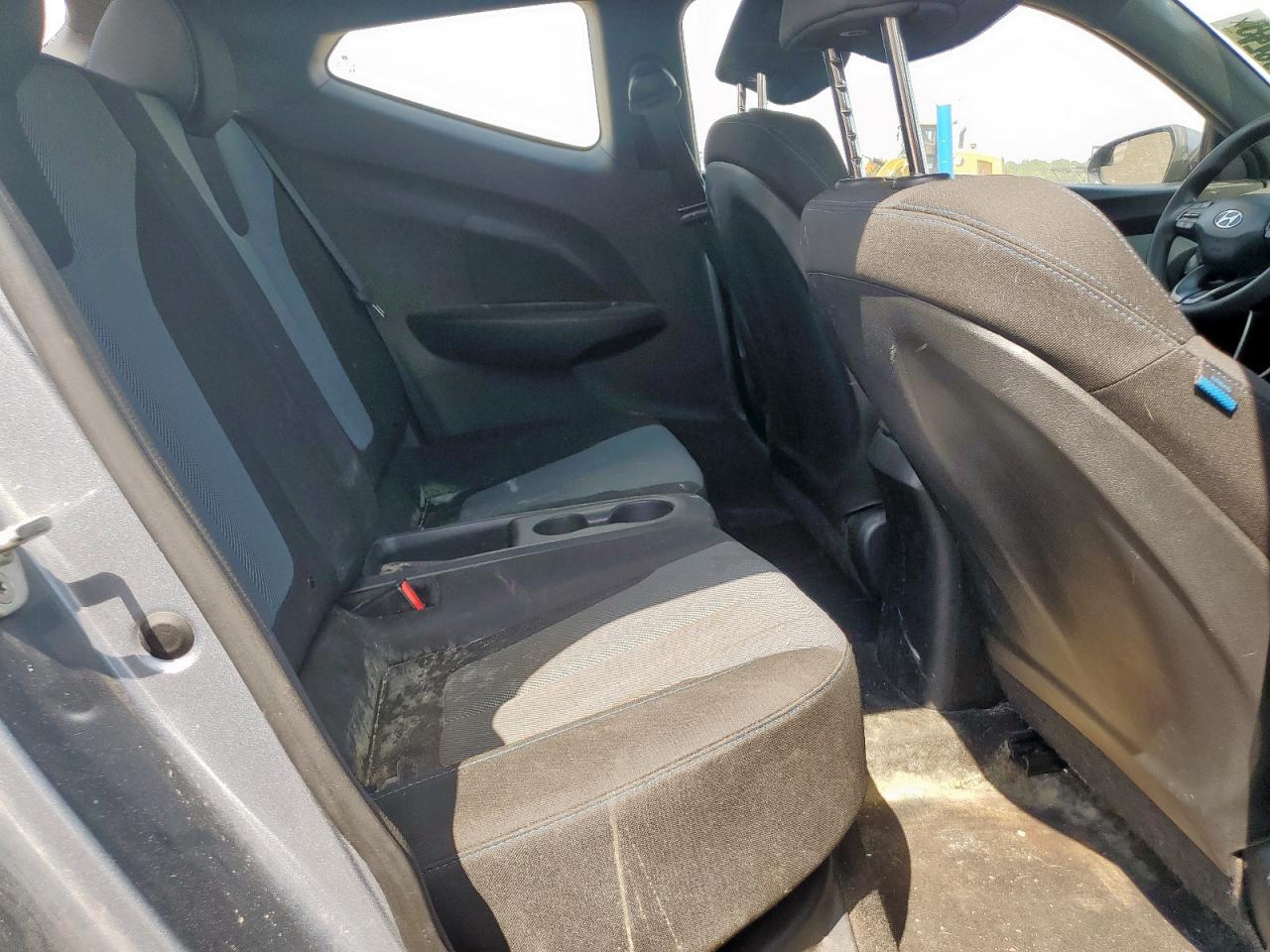 HYUNDAI VELOSTER BASE