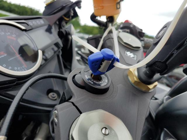 2013 SUZUKI GSX-R1000 JS1GT78A3D2100318