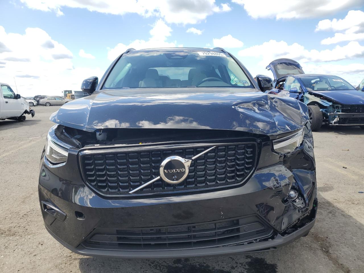 VOLVO XC40 PLUS