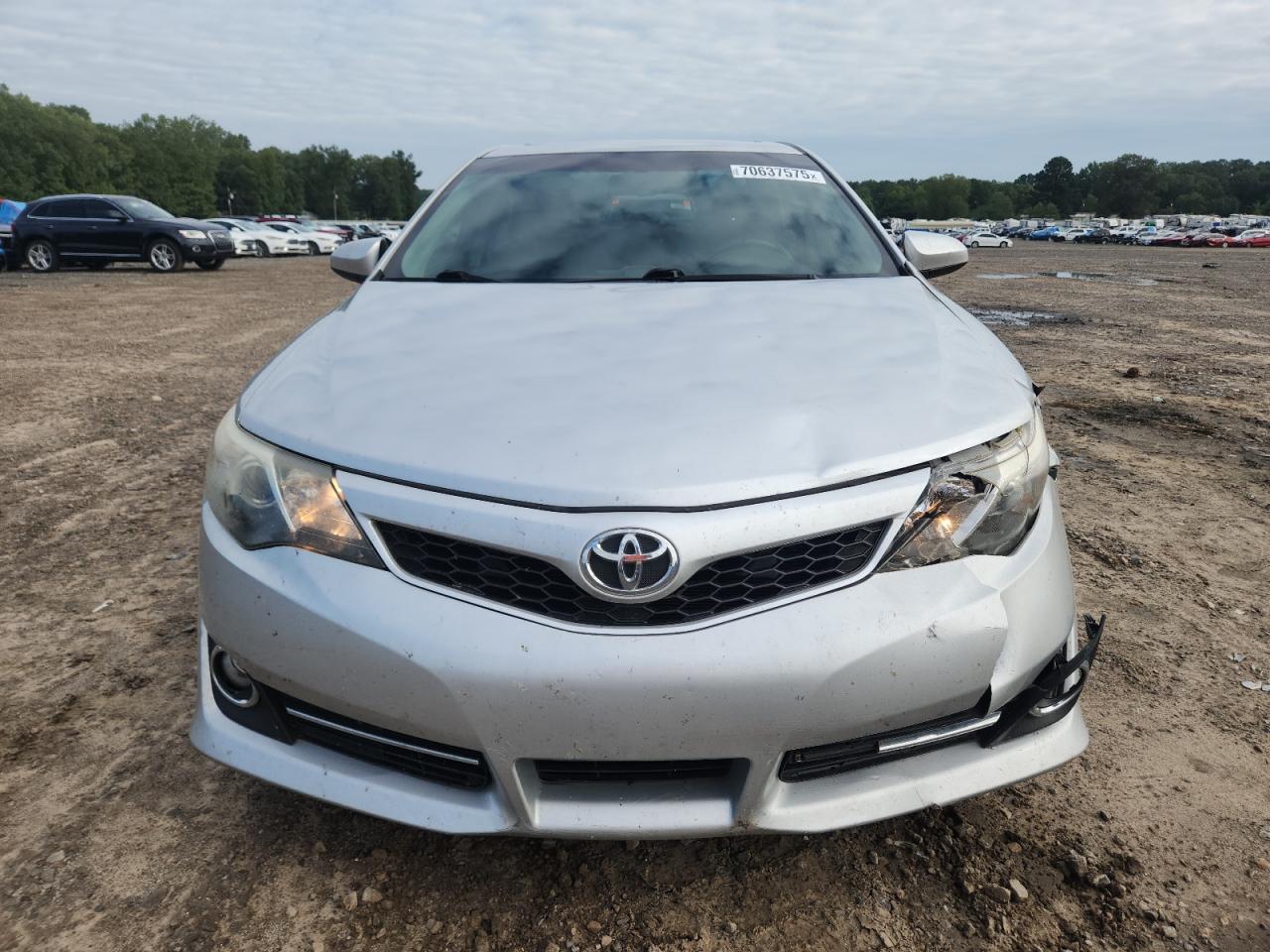 TOYOTA CAMRY BASE