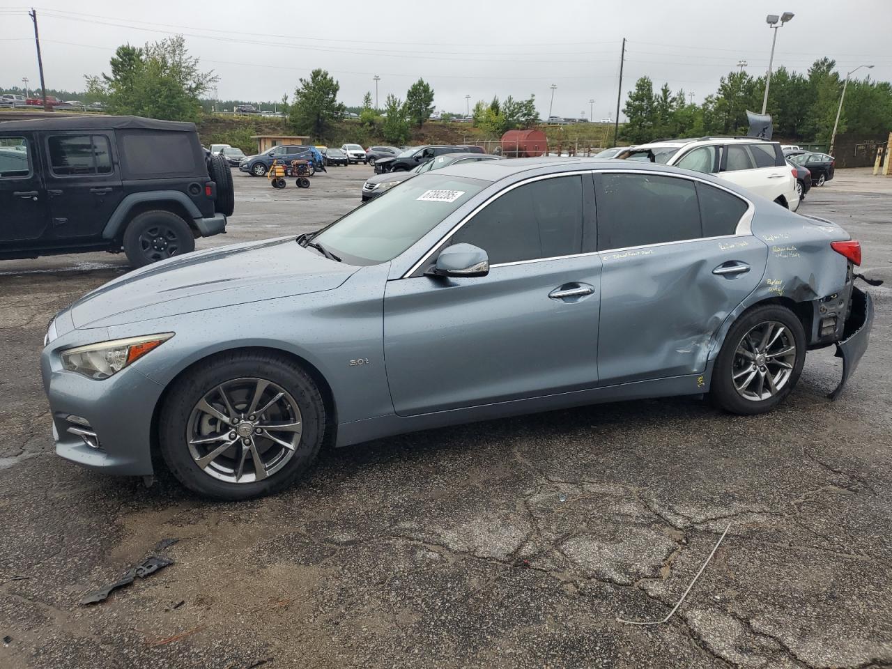 INFINITI Q50 PREMIUM