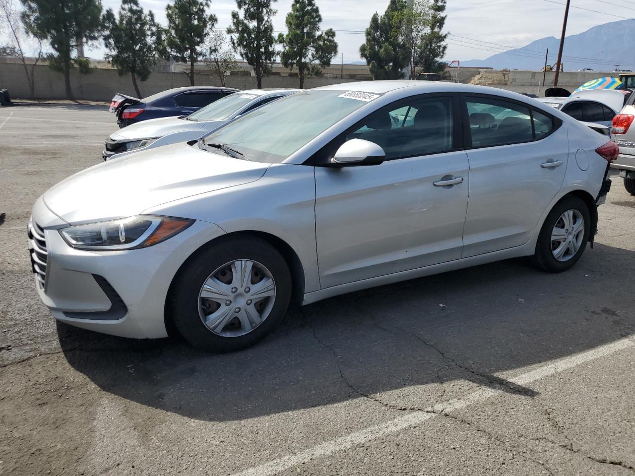HYUNDAI ELANTRA SE