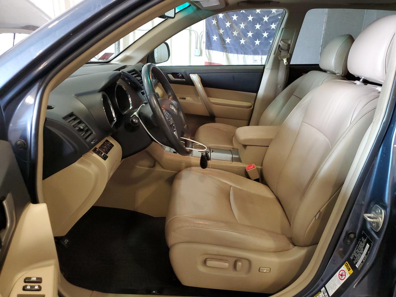 TOYOTA HIGHLANDER BASE