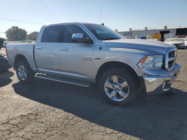2016 RAM 1500 SLT 3C6RR7LT2GG383478
