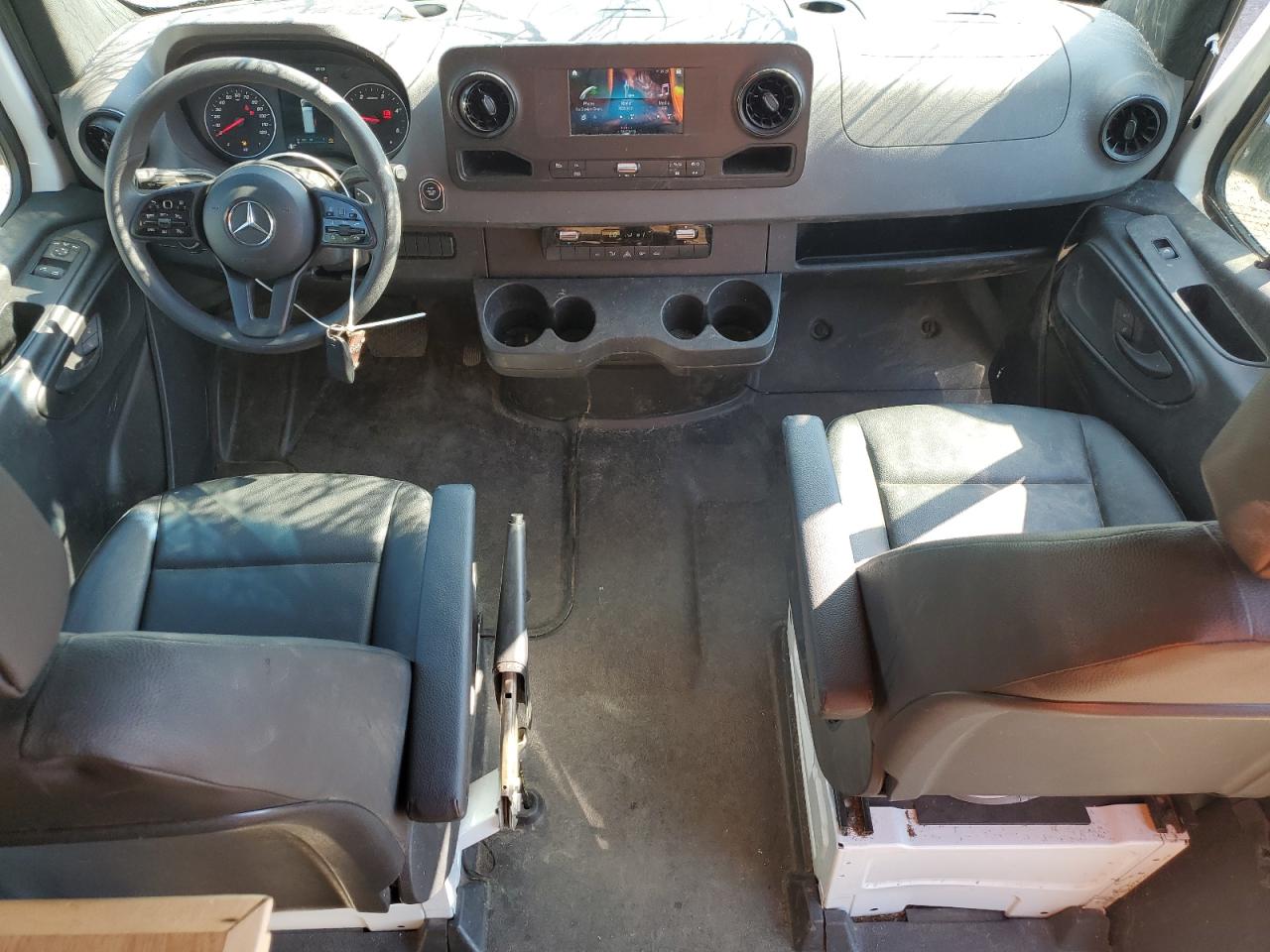 MERCEDES-BENZ SPRINTER 2500