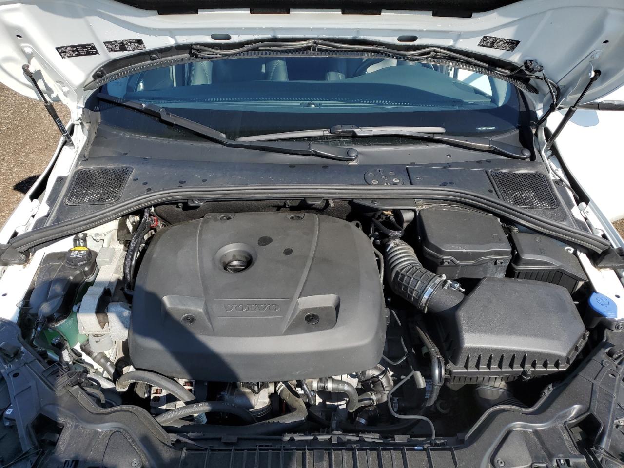 VOLVO V60 T6 DYNAMIC