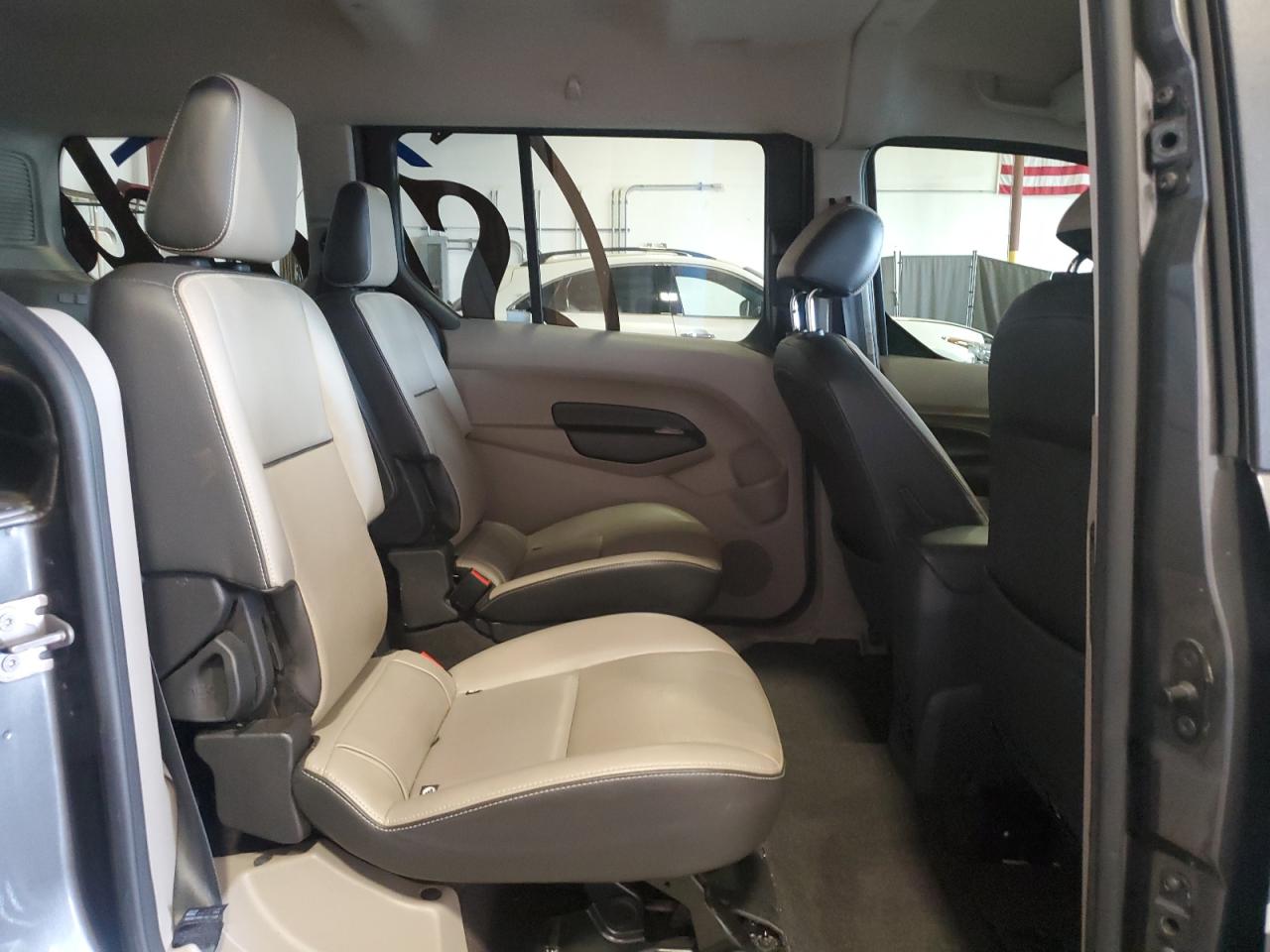 FORD TRANSIT CONNECT TITANIUM