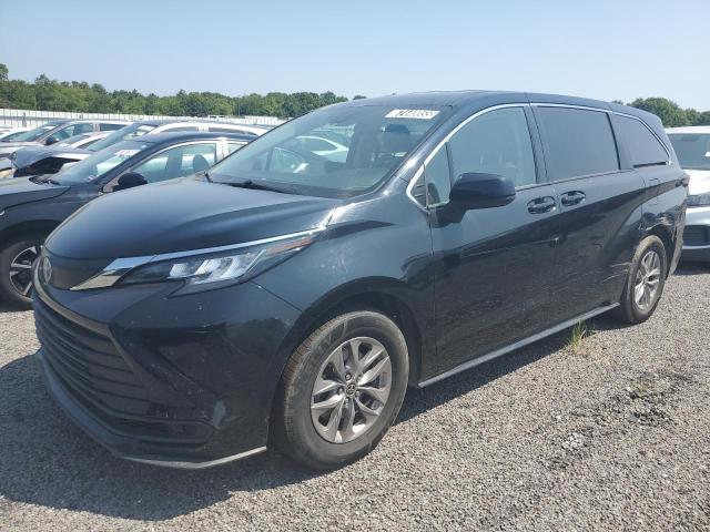 TOYOTA SIENNA LE