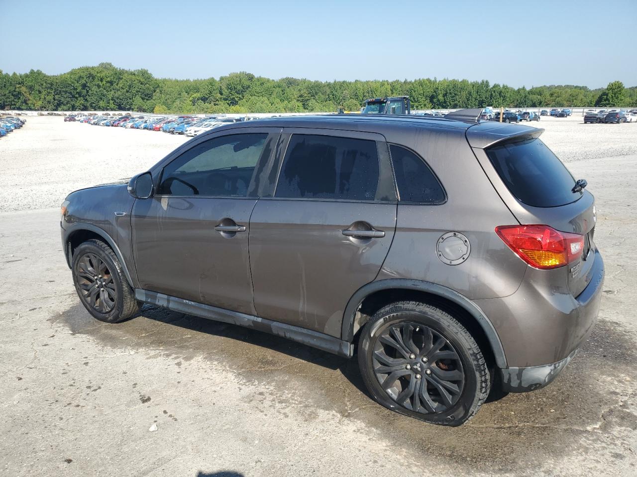 MITSUBISHI OUTLANDER ES