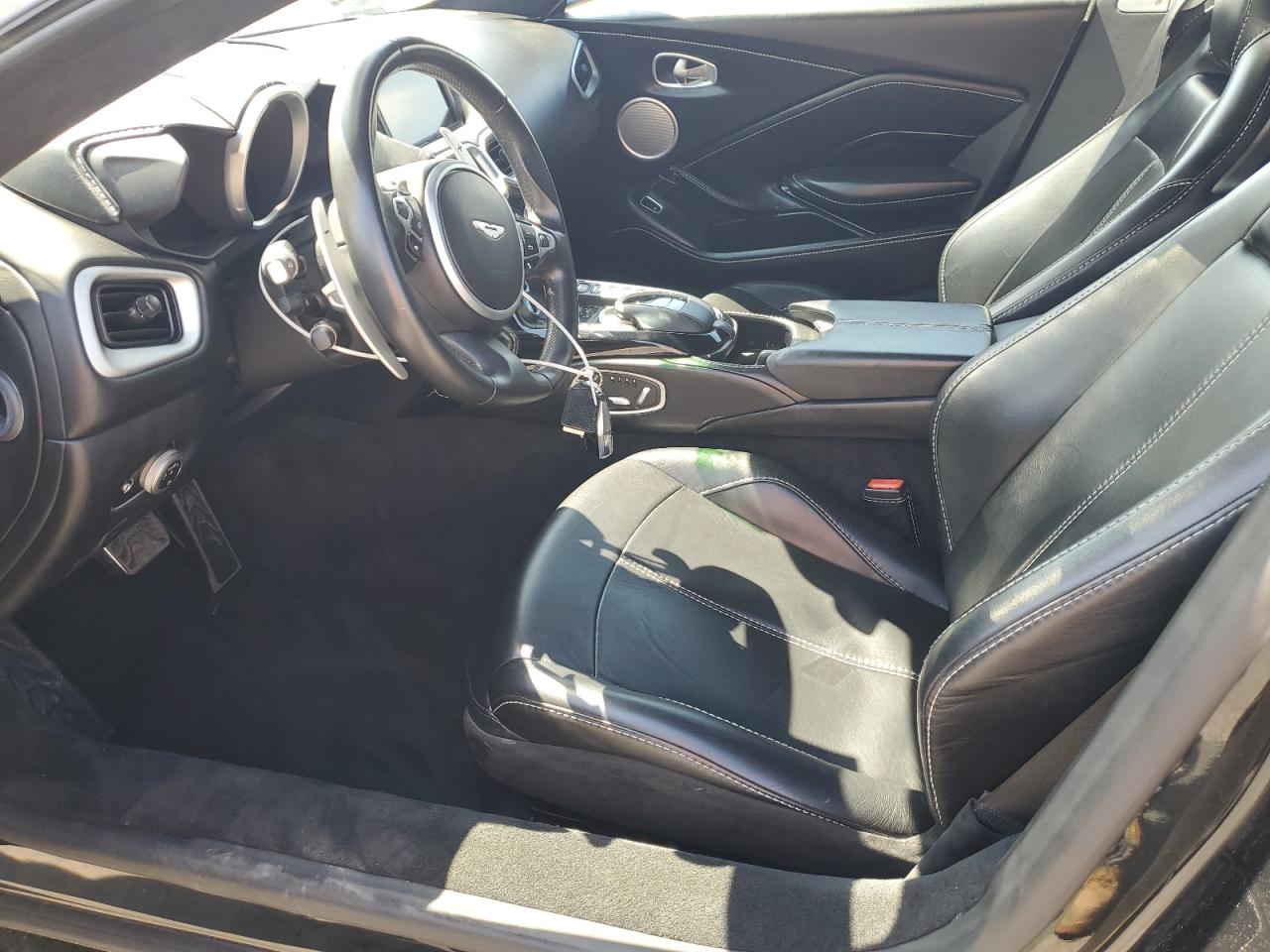 ASTON MARTIN VANTAGE