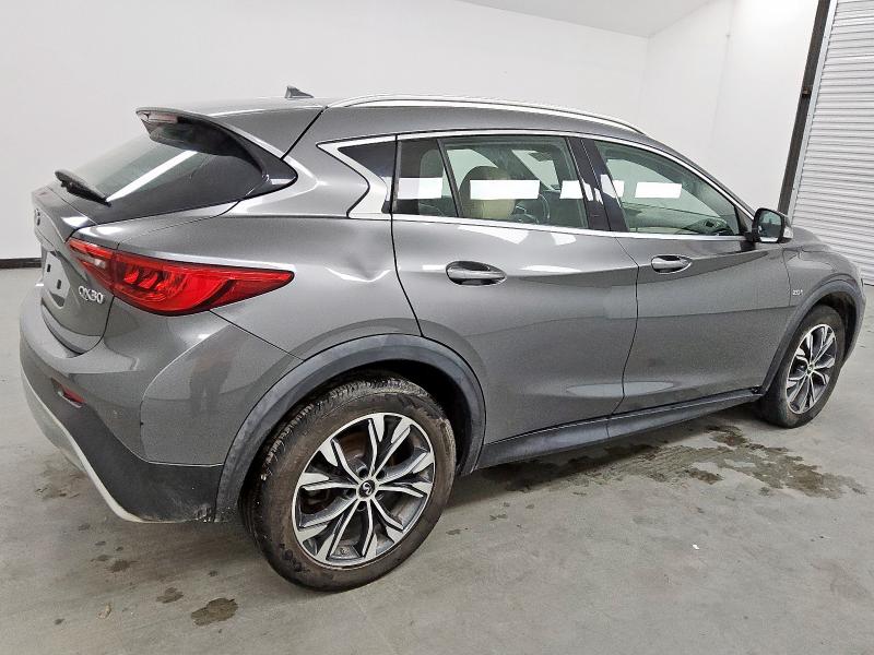2018 INFINITI QX30 BASE SJKCH5CR2JA055541